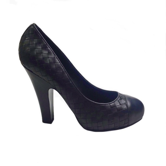 Bottega Veneta Woven Leather Cap Toe Pumps Sz 10